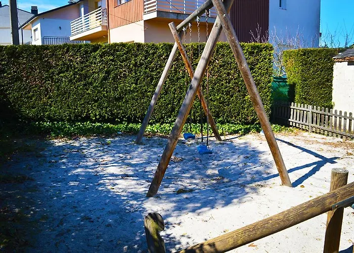 Отель Os Caracoles *