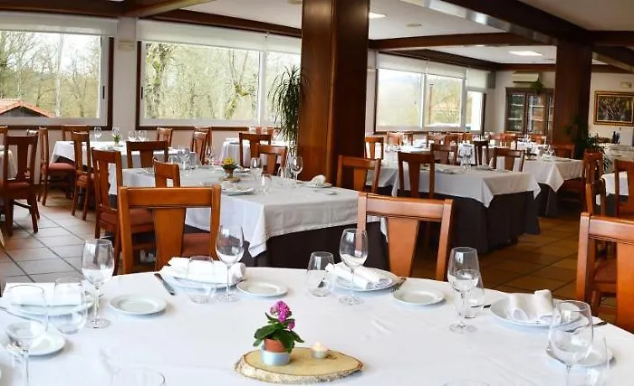 Os Caracoles Отель *